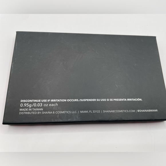 ⭐️SHAINA B.
MIAM
eye shadow palette - Picture 5 of 5